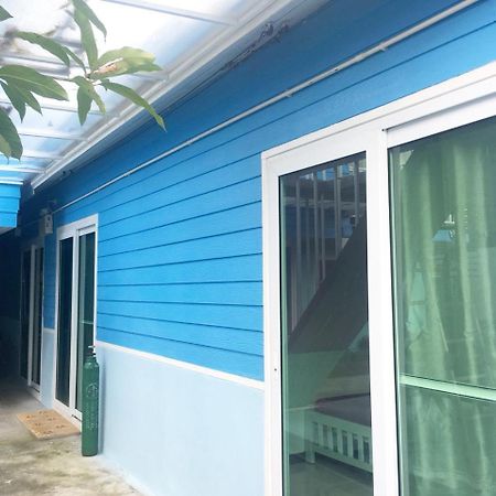 Ruean Mai Hom Hostel Bangkok Exterior photo