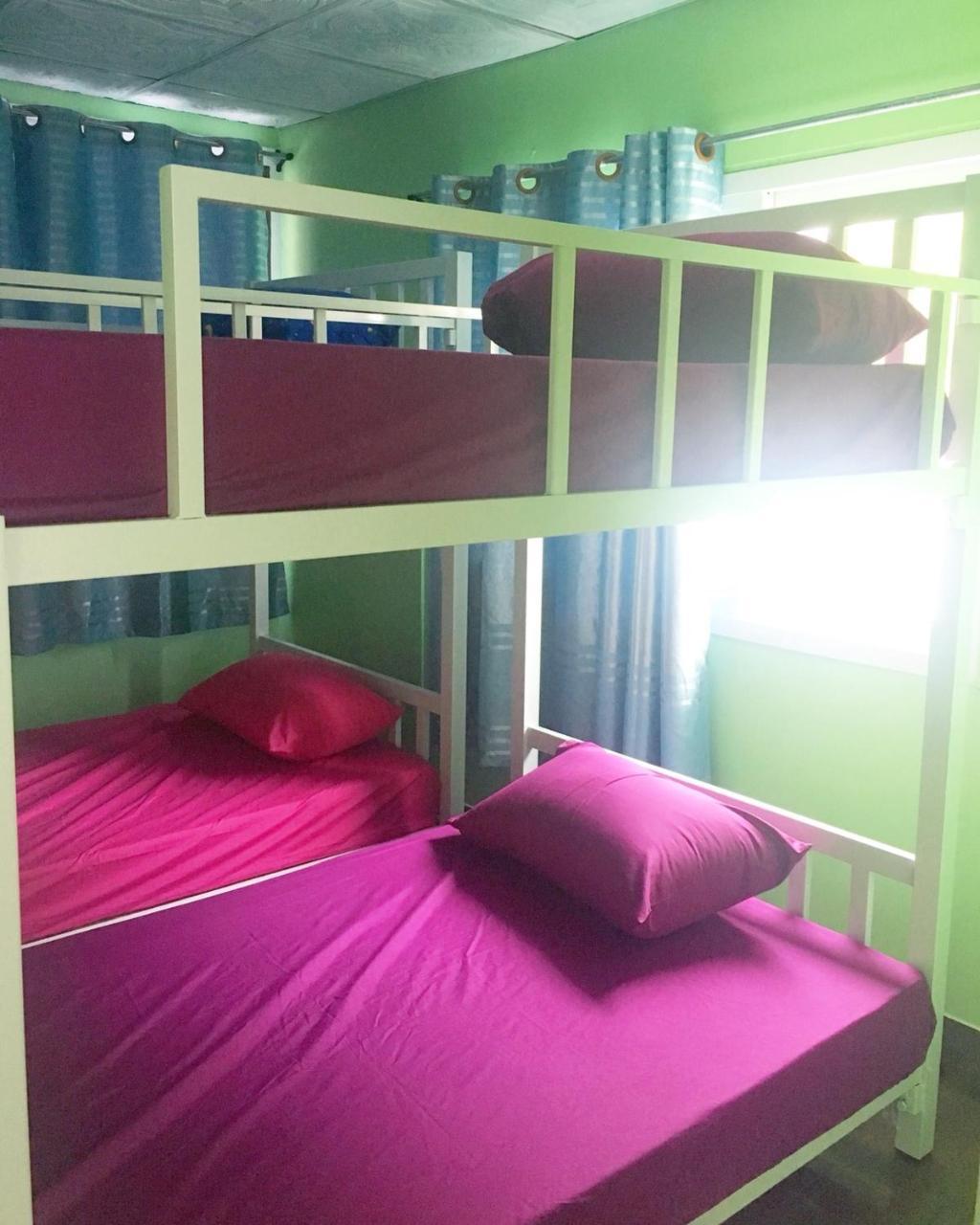 Ruean Mai Hom Hostel Bangkok Exterior photo