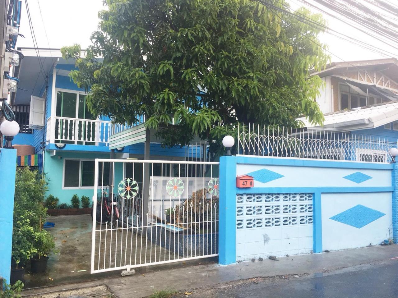 Ruean Mai Hom Hostel Bangkok Exterior photo